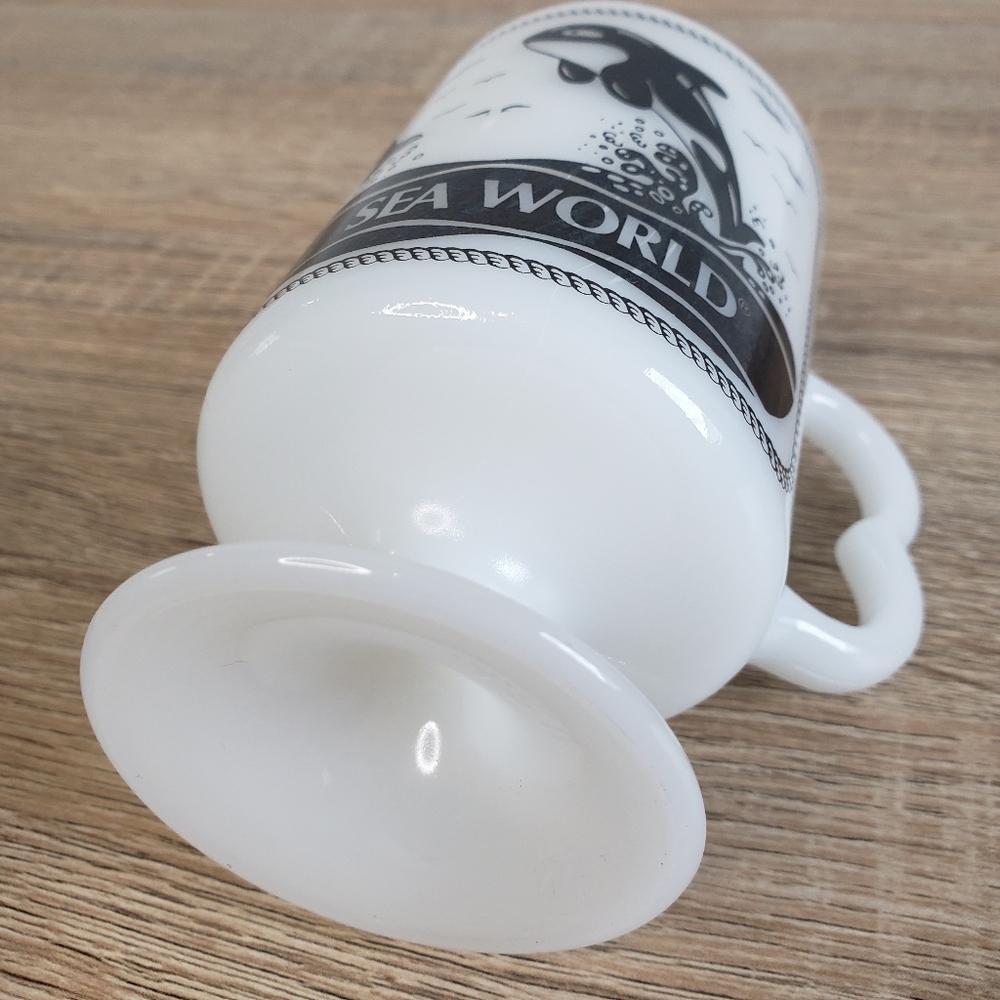 VINTAGE Sea World Shamu Whale and Dolphin Coffee Cup White Milk Glass Mug - Picture 5 of 9